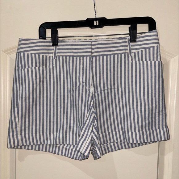 Express Shorts Sz 8 Chambray stripe shorts - Picture 1 of 2